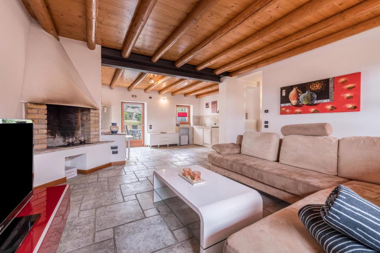 הוילה קוסטרמנו Casa Rustico מראה חיצוני תמונה